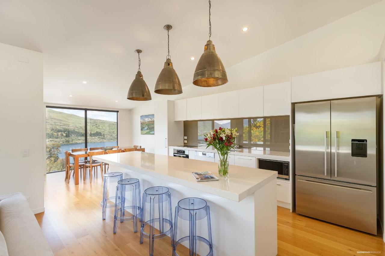 Villa Okataina - Means Place Of Laughter, Luxury Retreat à Queenstown Extérieur photo