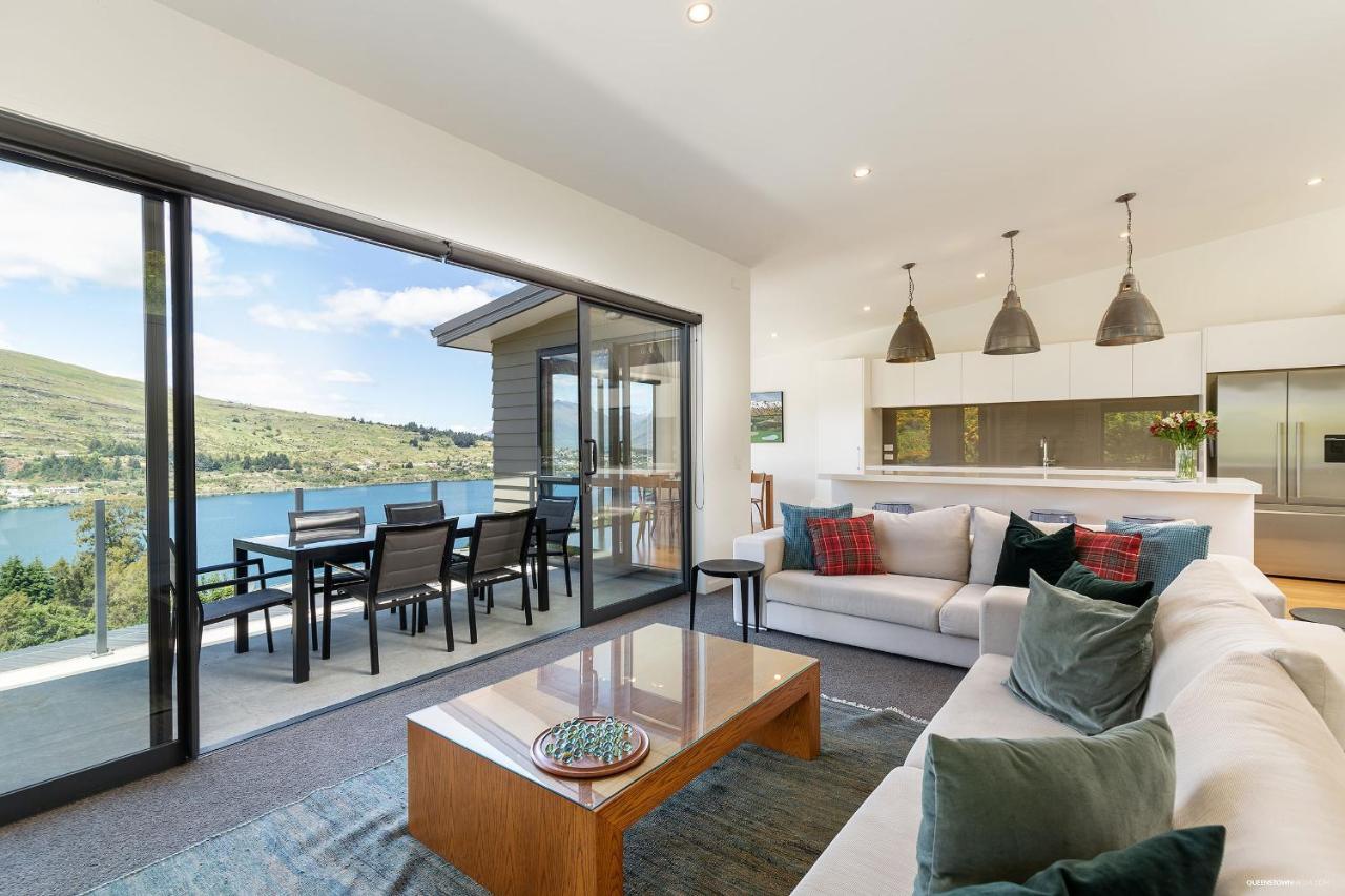 Villa Okataina - Means Place Of Laughter, Luxury Retreat à Queenstown Extérieur photo